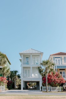 The Biggest Mistakes Buyers & Sellers Make Along the Emerald Coast (And How to Avoid Them)